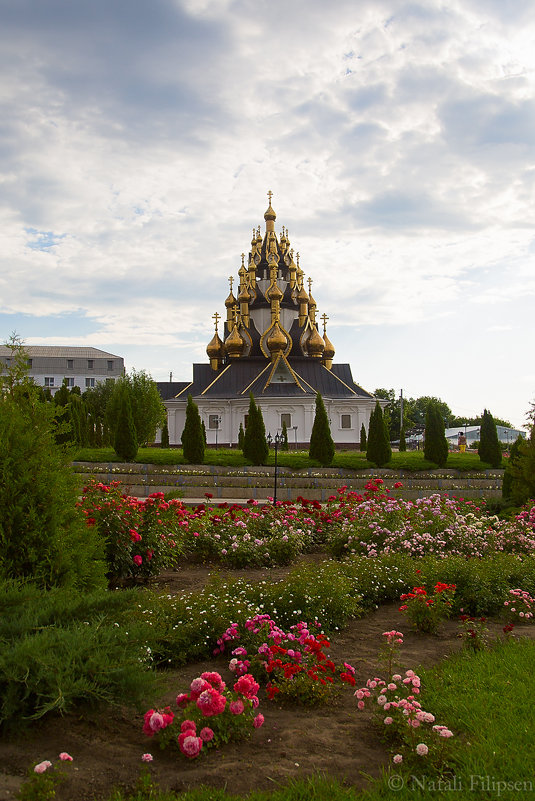 Храм с 33 куполами город Серафимович