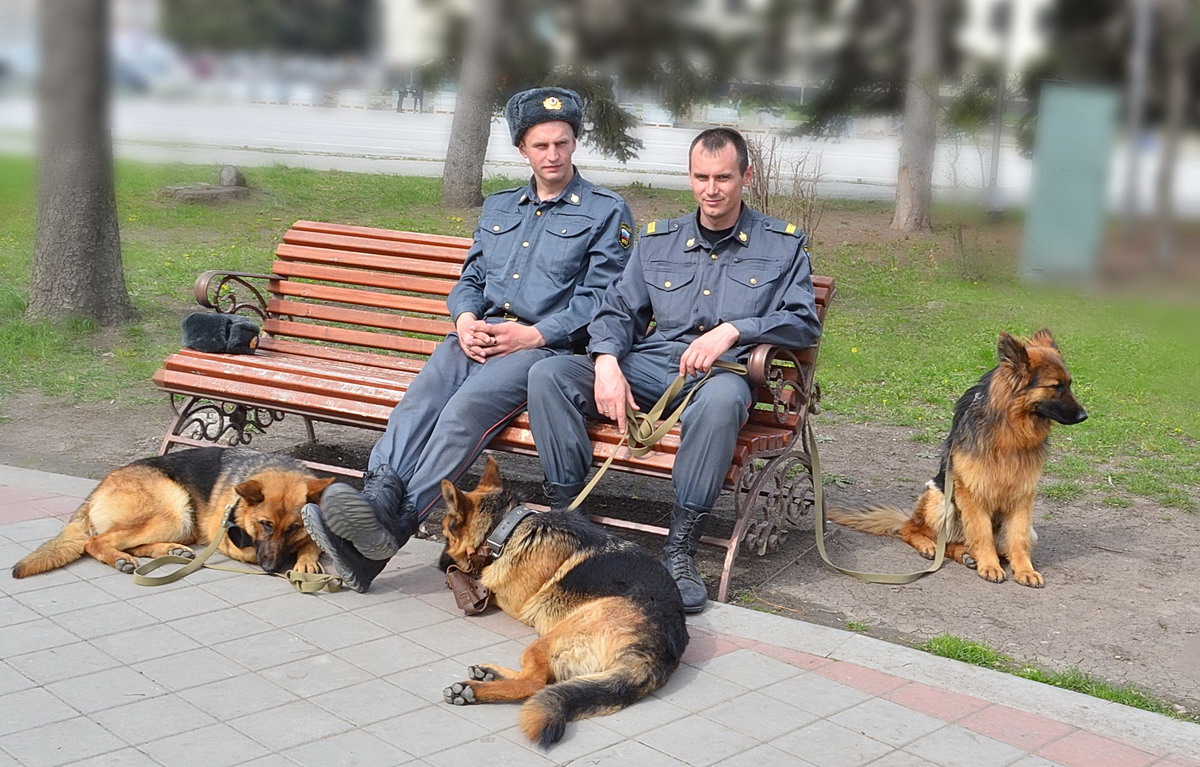 все подруги парами, только я одна ... - Petr @+