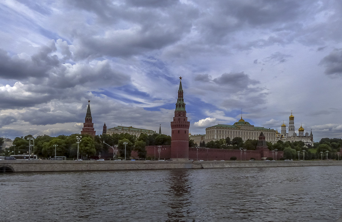 Облака над Кремлем - Игорь Егоров