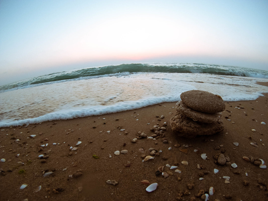 Rocks and wave - Gennady 