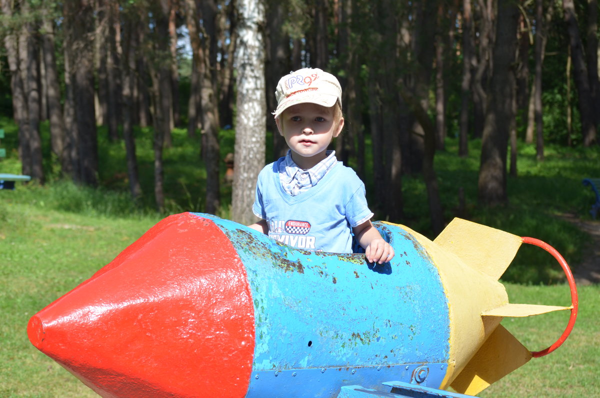 *** - Алексей Бродовой