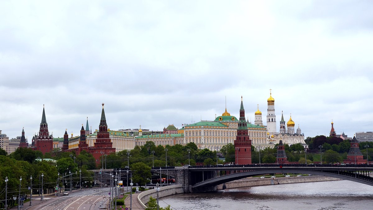 Вид на Кремль с Патриаршьего моста - Владимир Болдырев