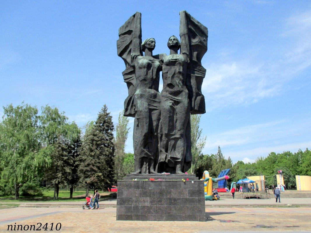 Памятник прошлому - Нина Бутко
