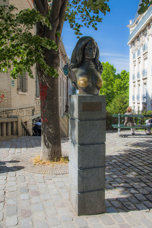 Paris. Montmartre. Dalida. - Олег Oleg