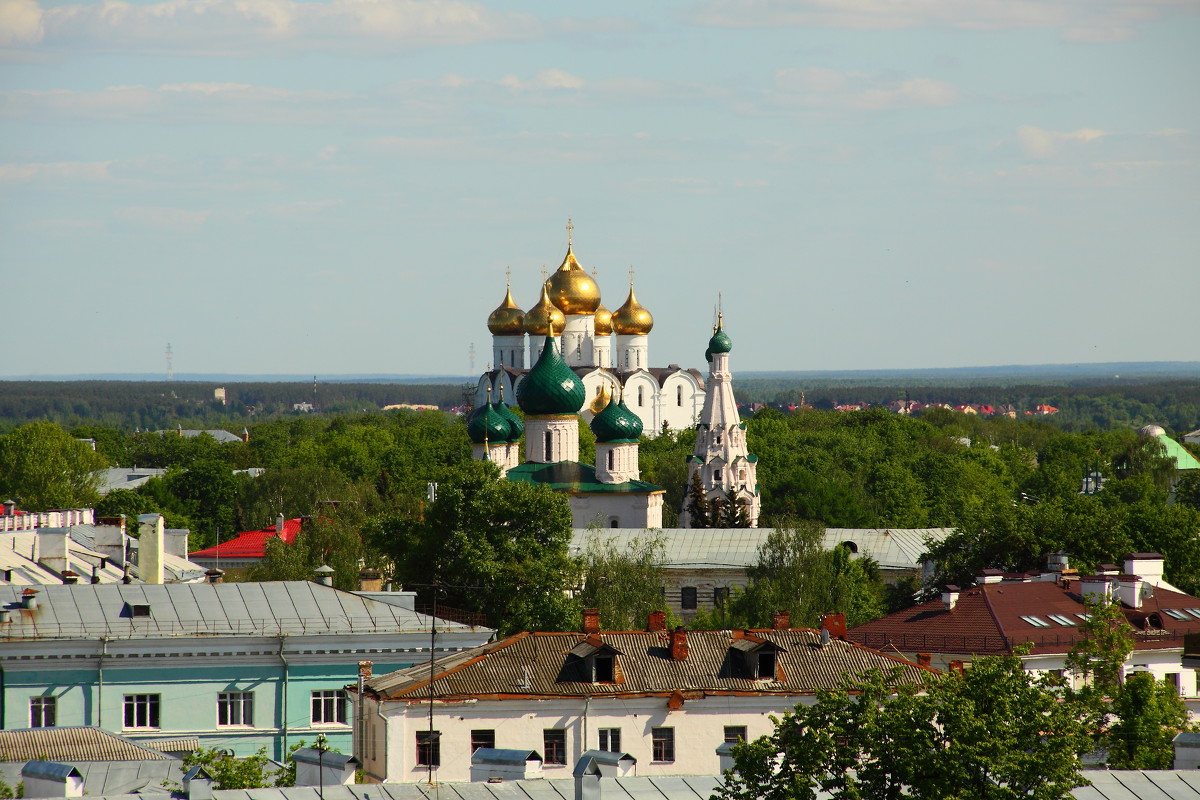 Успенский собор и Ильинская церковь в Ярославле. - Konstantine Kostyuchenko