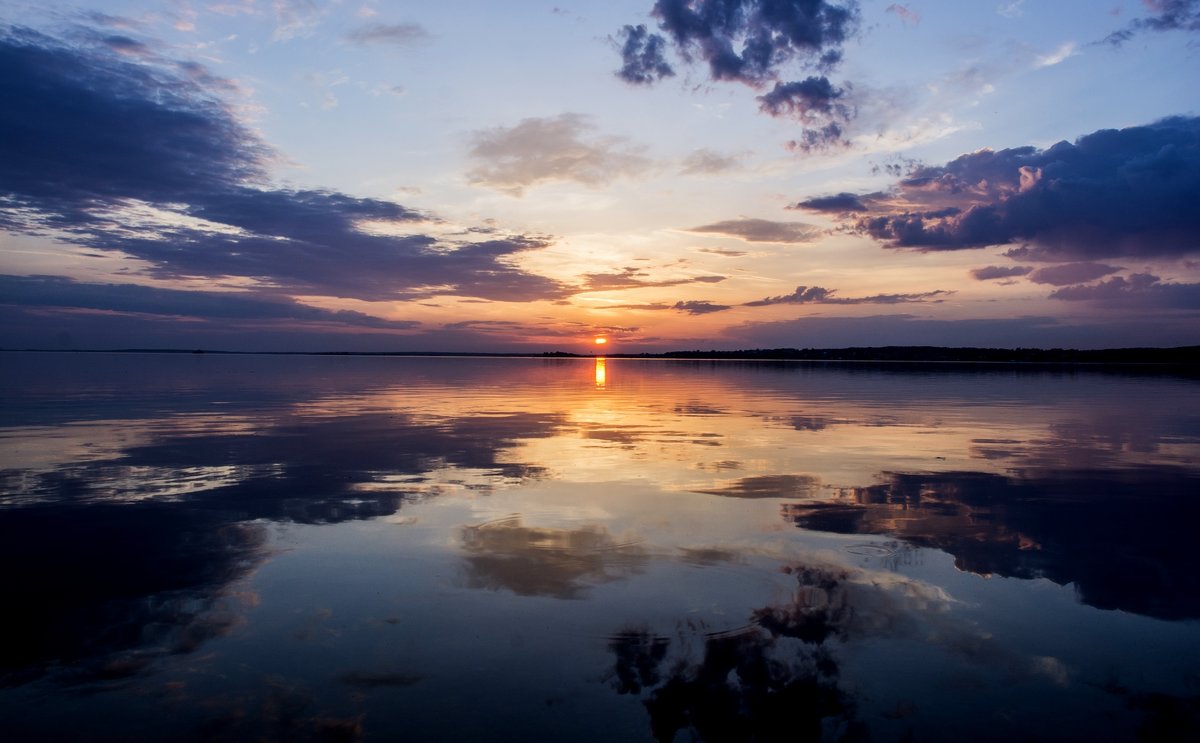 sunrise over the lake - Dmitry Ozersky