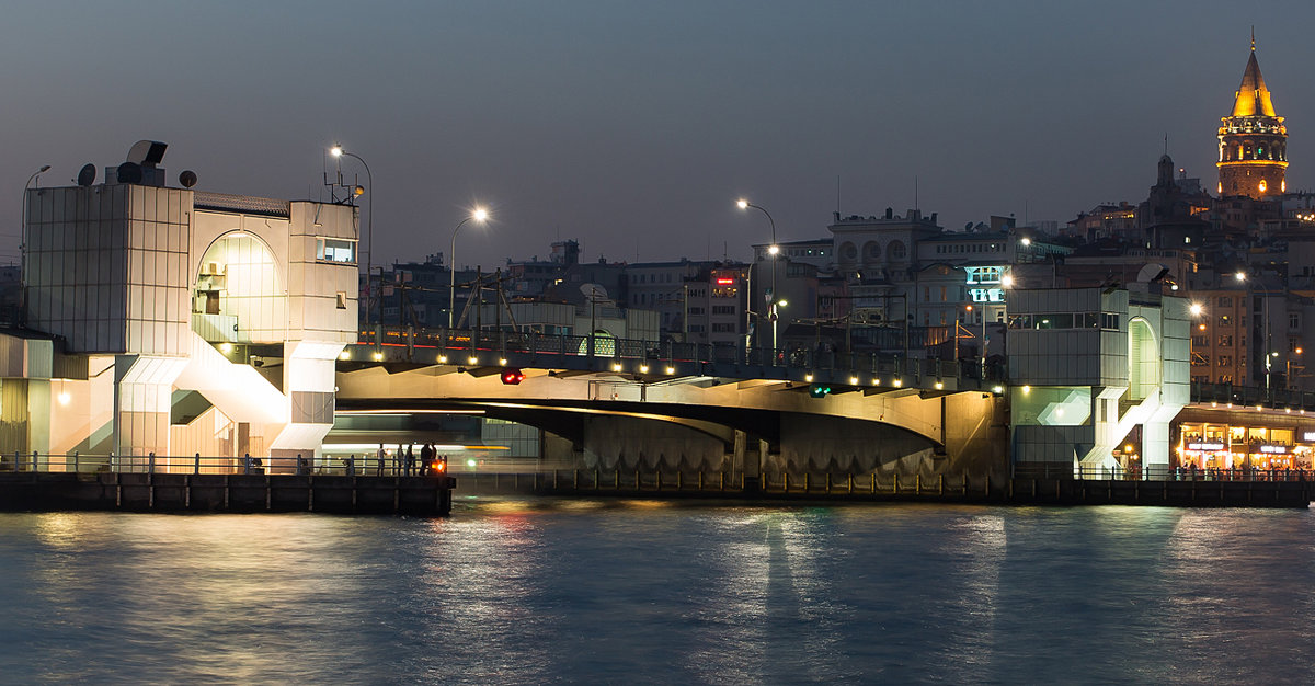 Галатский мост в заливе Золотой Рог - Марат Рысбеков