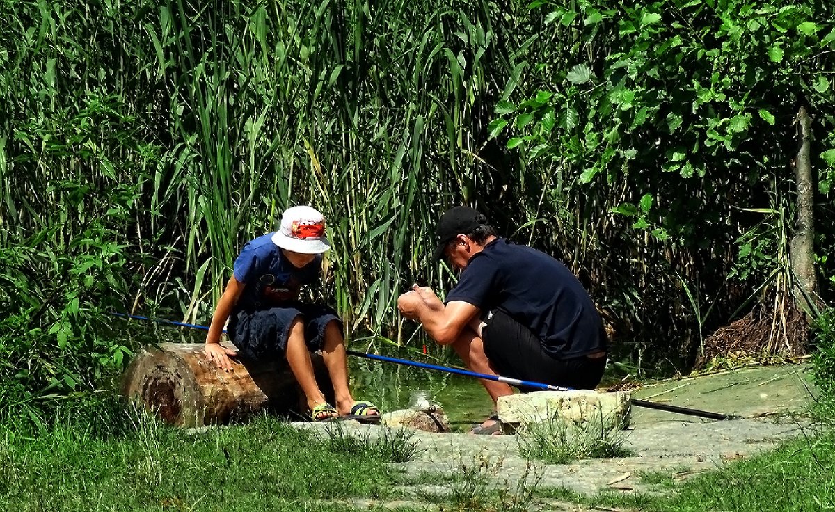 На рыбалке с отцом - Владимир Бровко