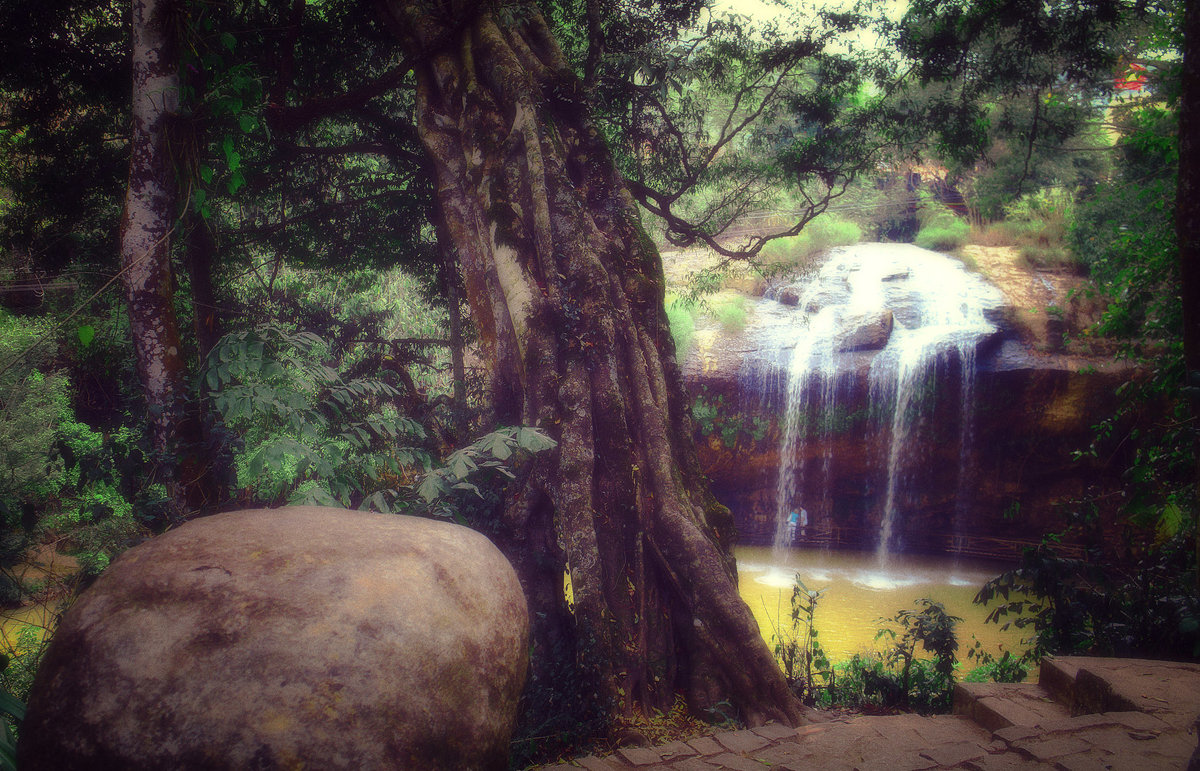 Один из водопадов Вьетнама - Евгений Подложнюк