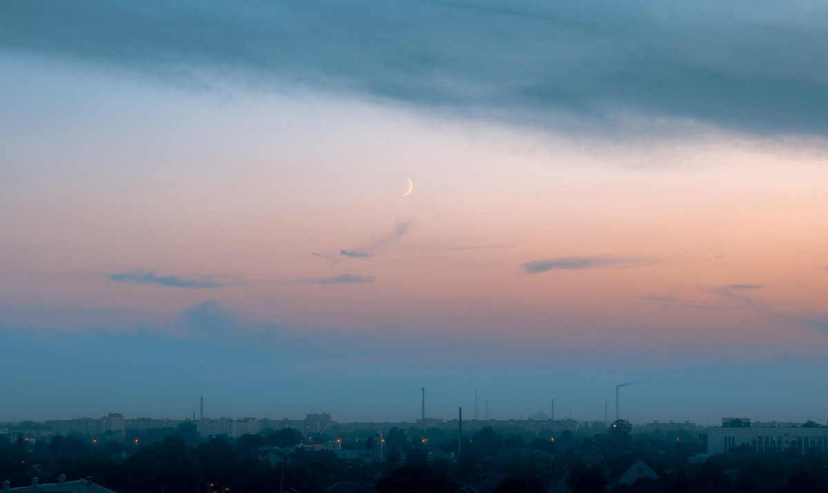 Луна на закате - Юрий Кулаков
