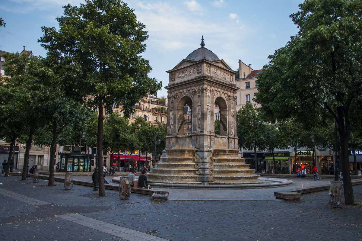 Paris. Fontaine Des Innocents - Олег Oleg