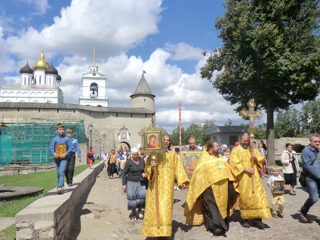 Псков: крестный ход 24 июля в день святой княгини Ольги... - Владимир Павлов