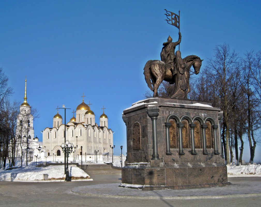 Памятник основателю города Владимира князю Владимиру Красно Солнышко - muh5257 