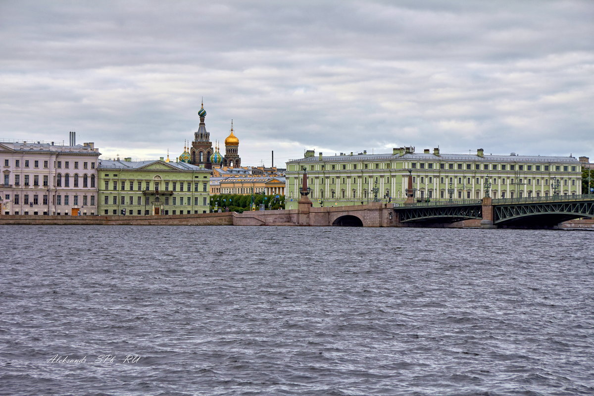 Река Нева. Троицкий мост. С-Петербург. - Александр Истомин