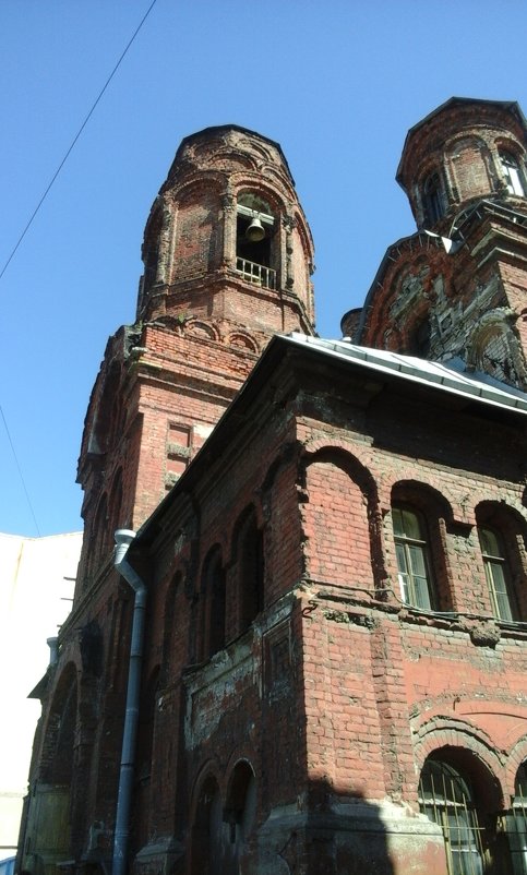 Колокольня старинной церкви на Обводном канале. - Светлана Калмыкова