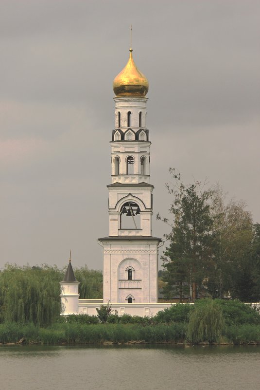 Монастырская колокольня - Леонид 