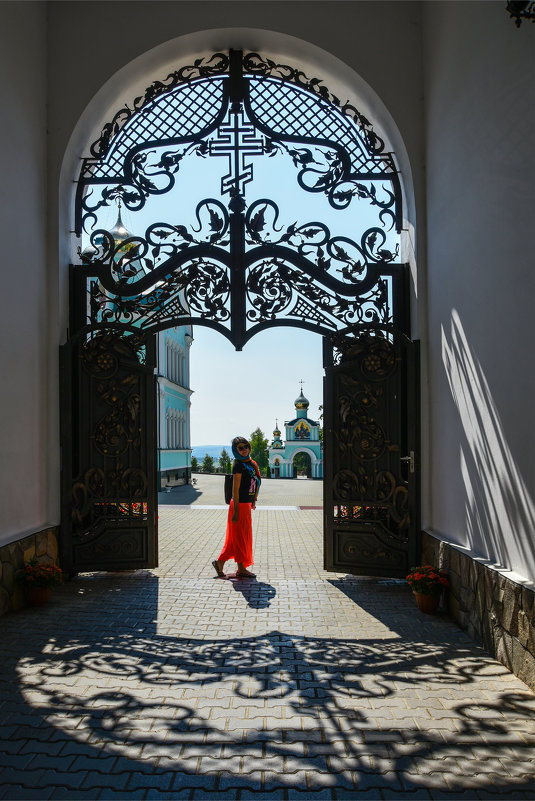 Ворота монастыря. - ALLA Melnik 