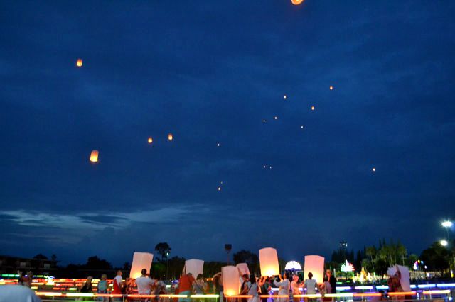 Небесные фонарики в Тайланде - Алиса Павлова