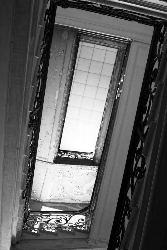 лестница в старом доме - Татьяна Будивская