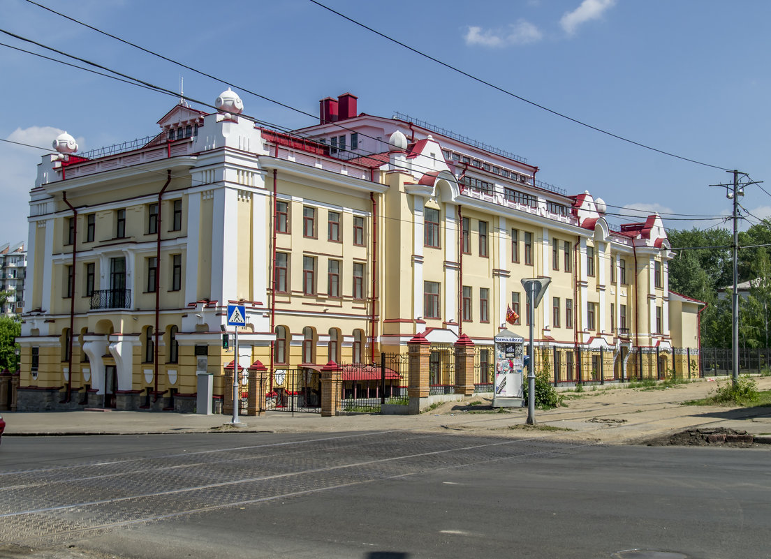 Поликлиника восстановлена в 2015 г - Дмитрий Потапкин