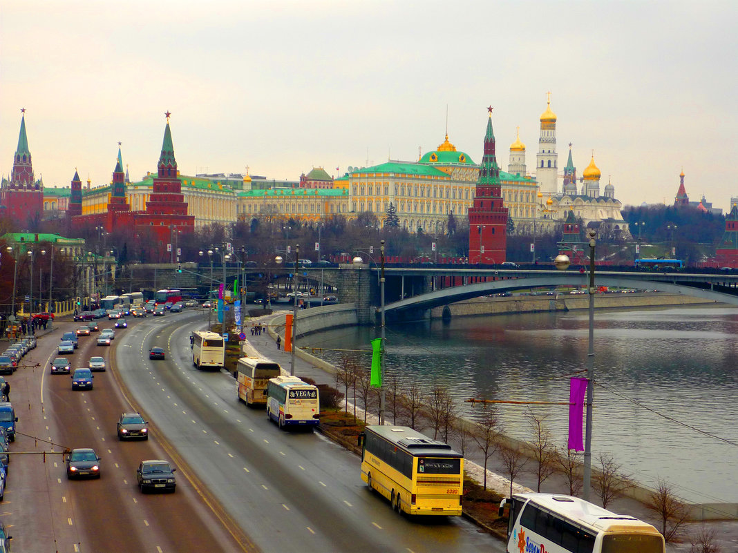 Вид на набережную Москвы реки. - Александр Атаулин
