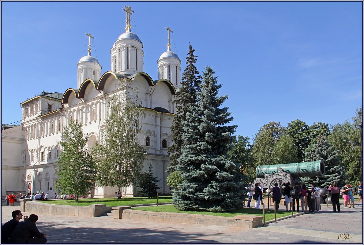 *** - Роланд Дубровский