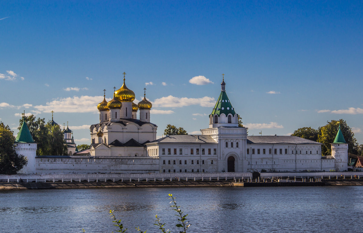 Ипатьевский монастырь памятник