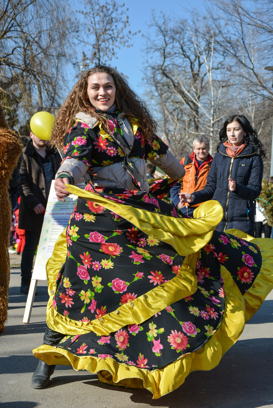 Танцы - Елена Маргиева