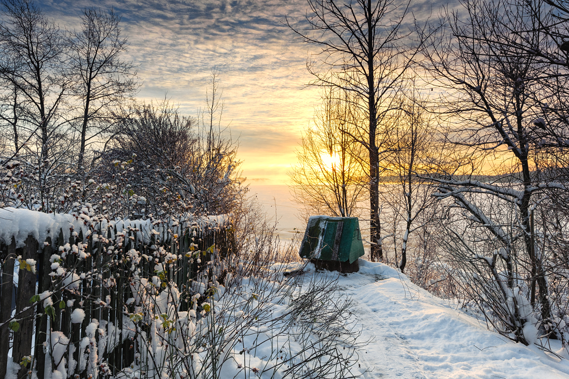 Зимний пейзаж с колодцем - Евгений Плетнев