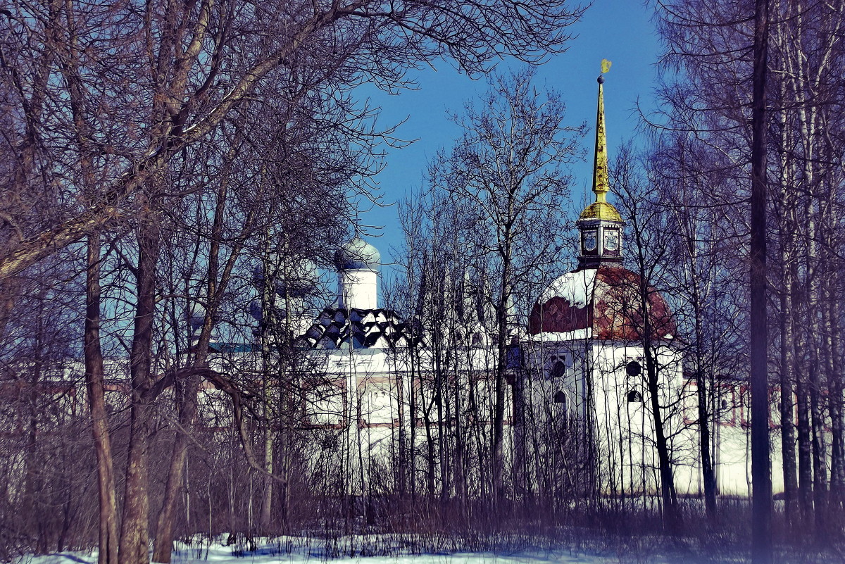 вблизи монастыря - Сергей Кочнев