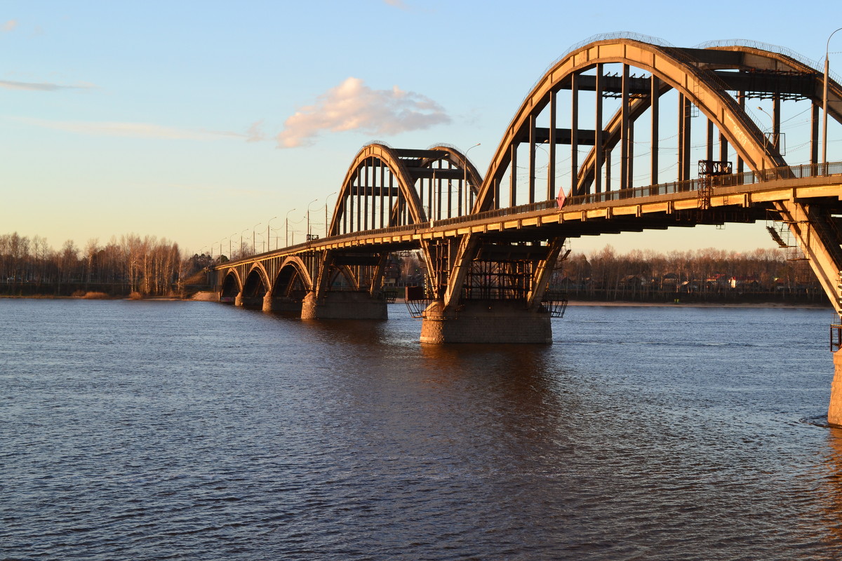 Мост через Волгу - Владислав Пересёлов