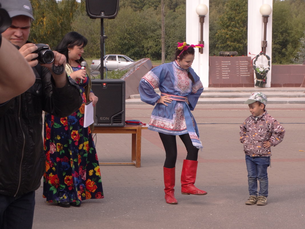 кавалер и барышня... - Михаил Жуковский