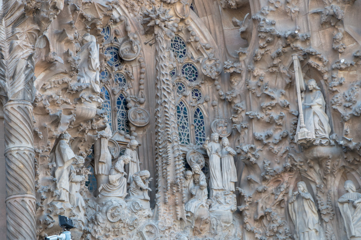 Шедевры Гауди. Фрагмент фасада Храма Святого Семейства (Барселона) - Alesia Avsievich