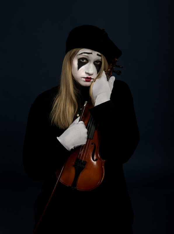 Печаль моя скрипка... - Сергей Корзенников