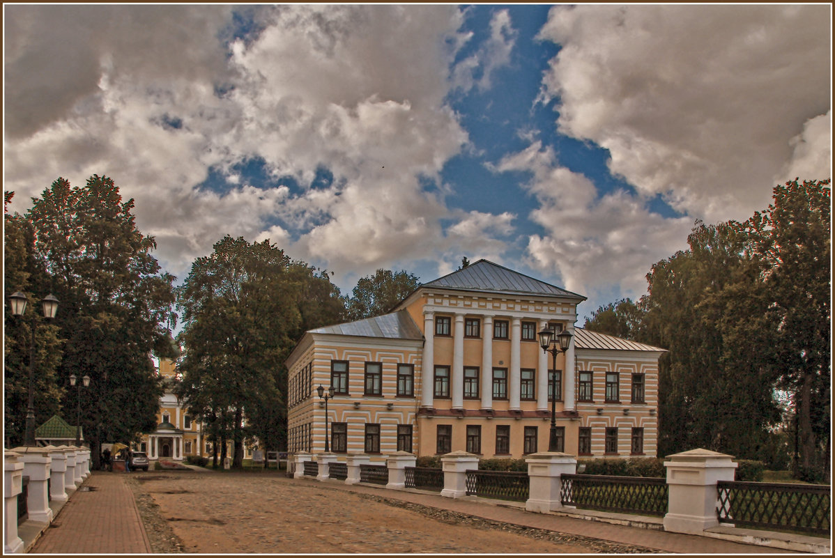 в Угличе - Дмитрий Анцыферов