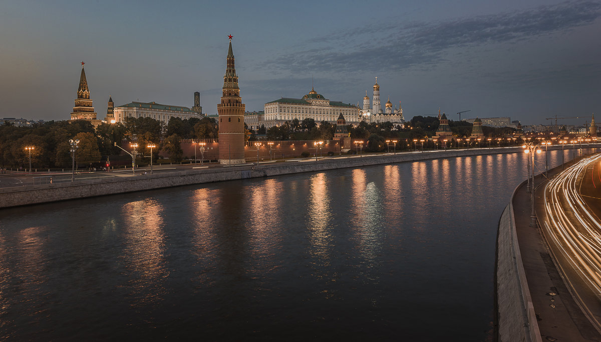 Город не спит - Борис Гольдберг