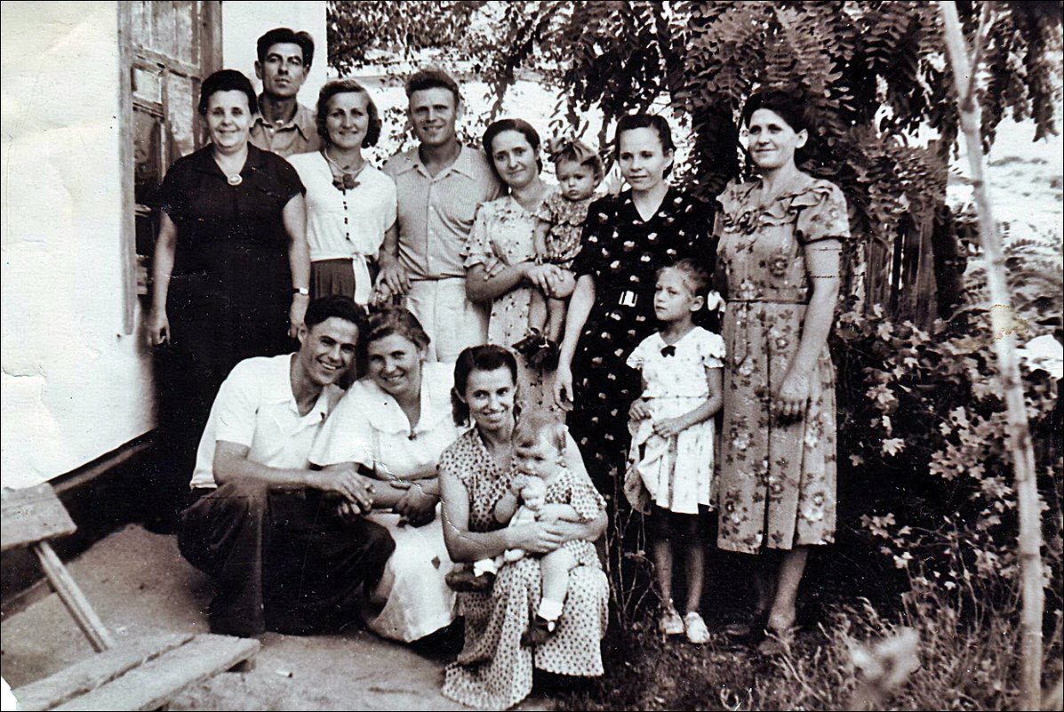 Дружные соседи. 1954 год - Нина Корешкова