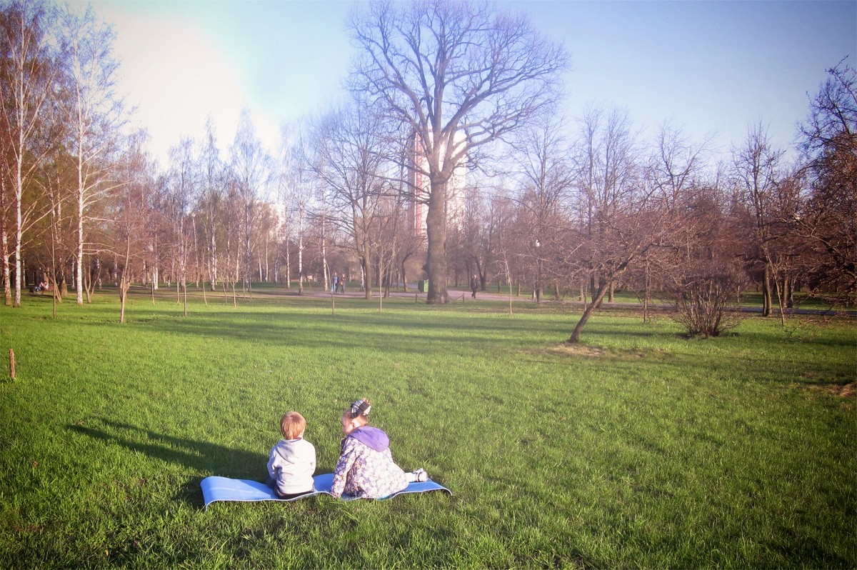Дети в парке - Victoria Lugovaya