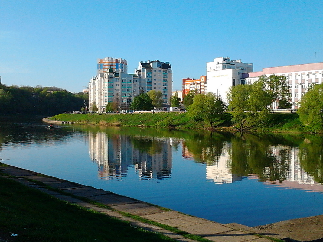 на берегу реки - Светлана Абросимова