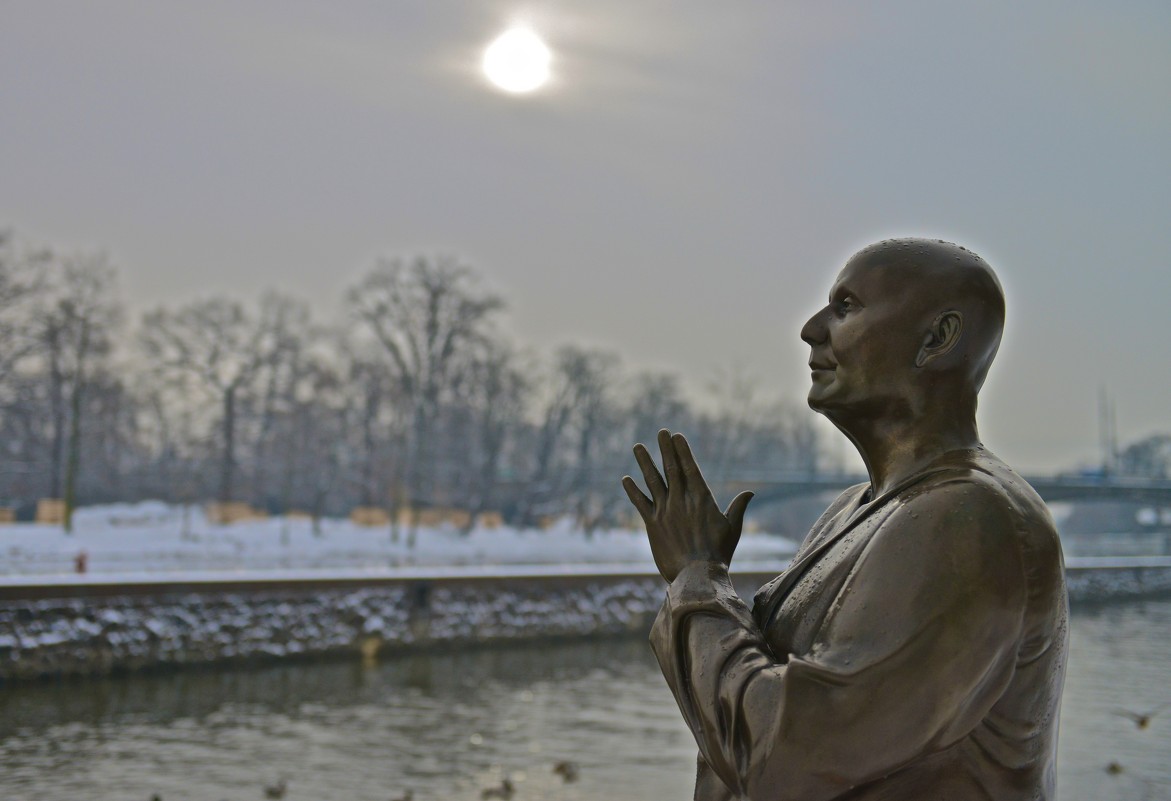 Монах на берегу Влатвы (Прага. Чехия) - Элина P