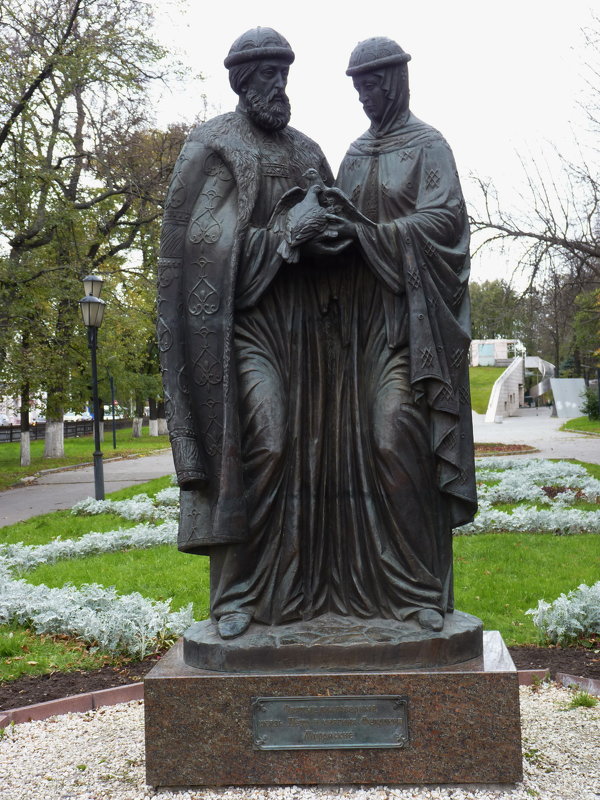 Памятник Петру и Февронии в Ярославле - Galina Leskova