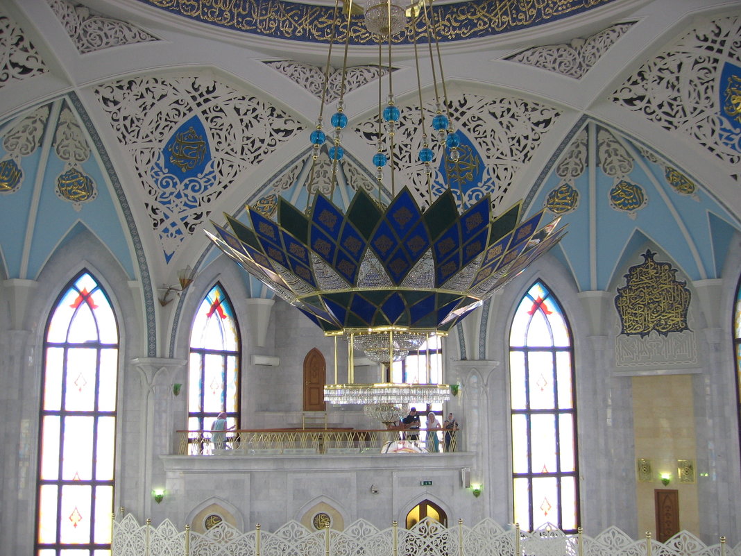 Люстра в мечети кул Шариф