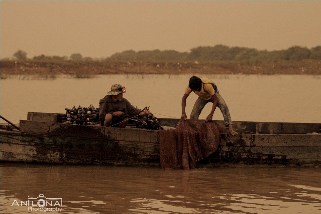 Жители плавучей деревни на озере Тонлесап. Камбоджа - Ilona An