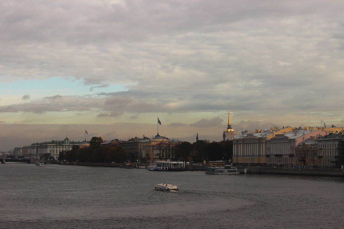 Город живёт - Вера Моисеева