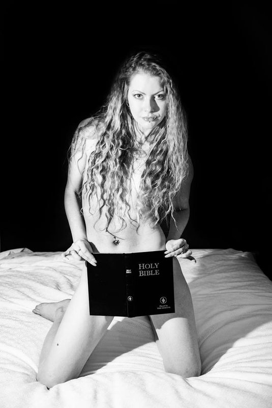 Reading Bible is sexy :D - Xenia *
