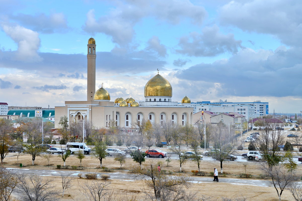 На небе что-то происходит - Анатолий Чикчирный