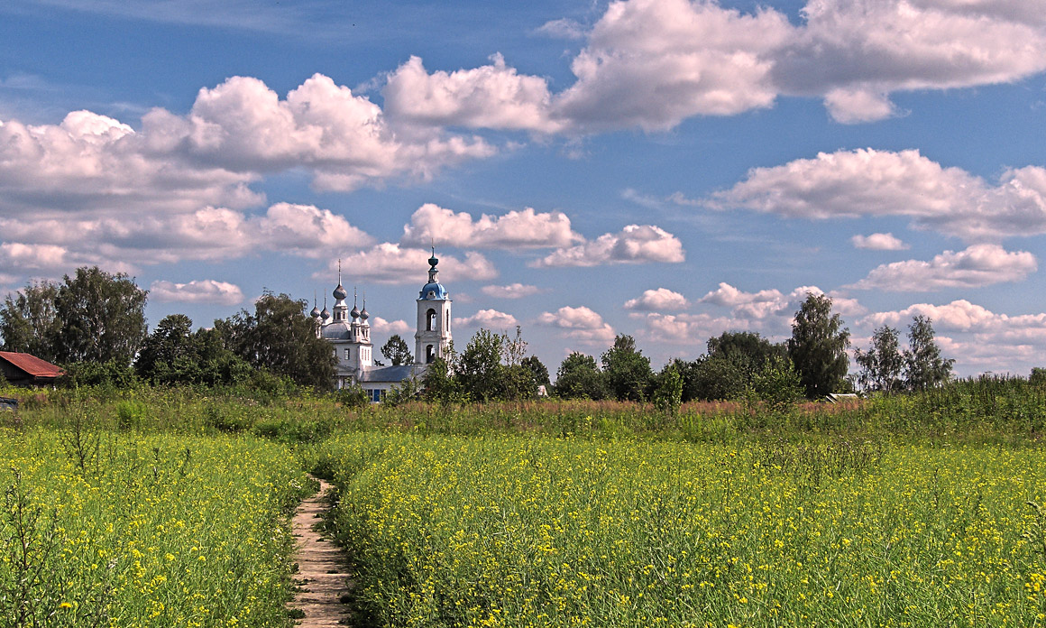 Храм в поле