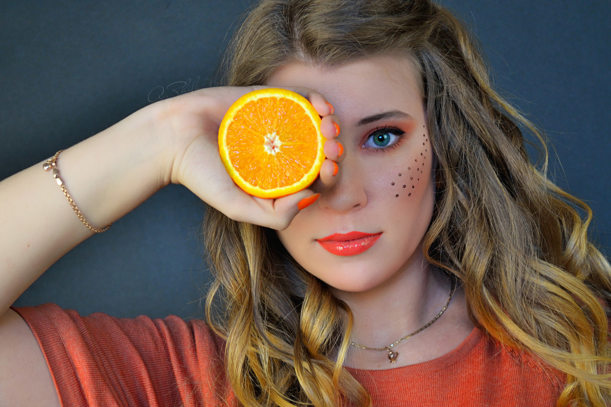 Теги: апельсин девушка.