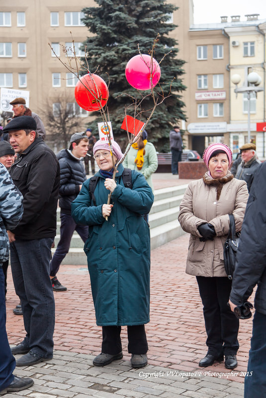 На площади в Твери - Владислав Лопатов