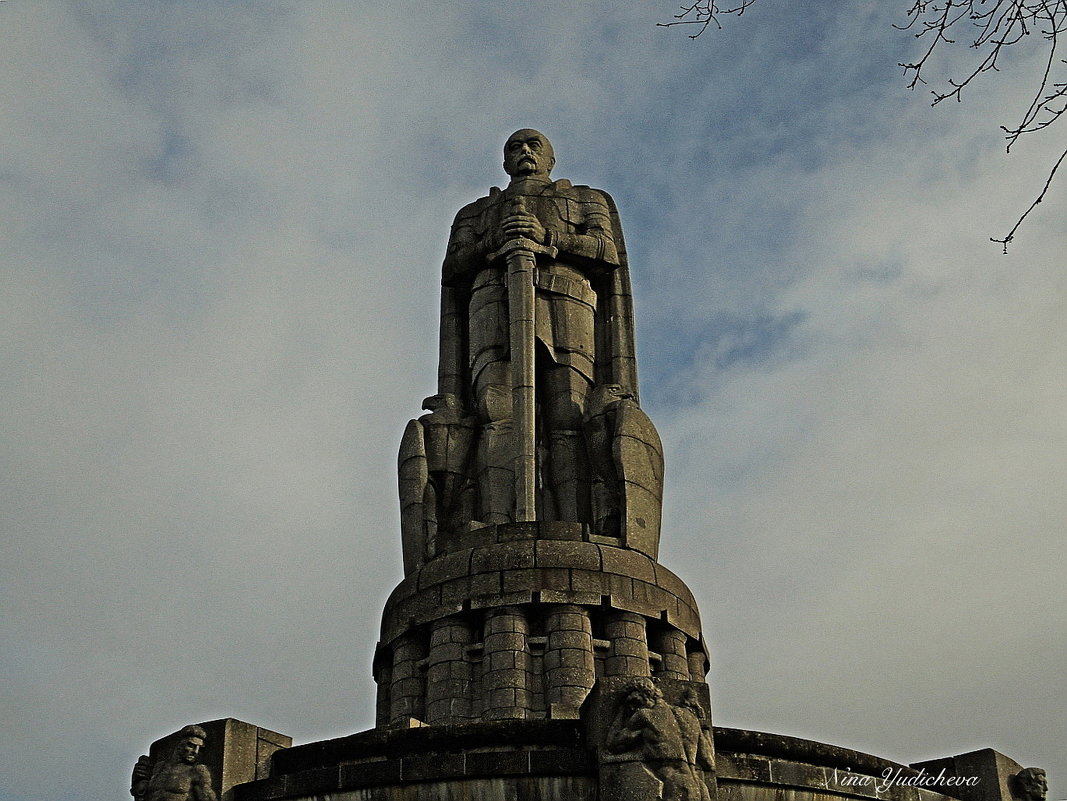 Памятник Отто фон Бисмарку - Nina Yudicheva